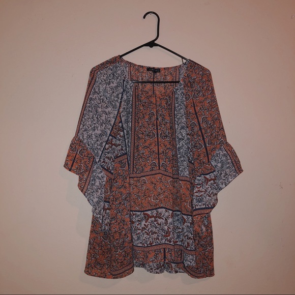 Dumbbell Floral Blouse | 14/16 Cute Plus Fashion - Picture 2 of 3